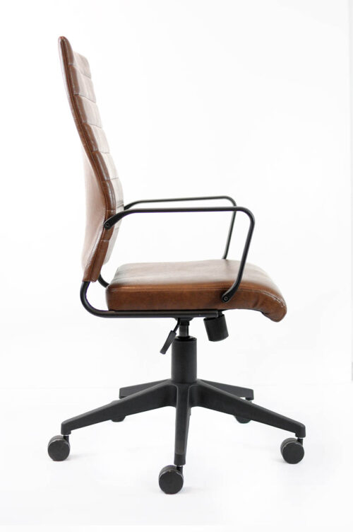 Classic Chair - Image 3